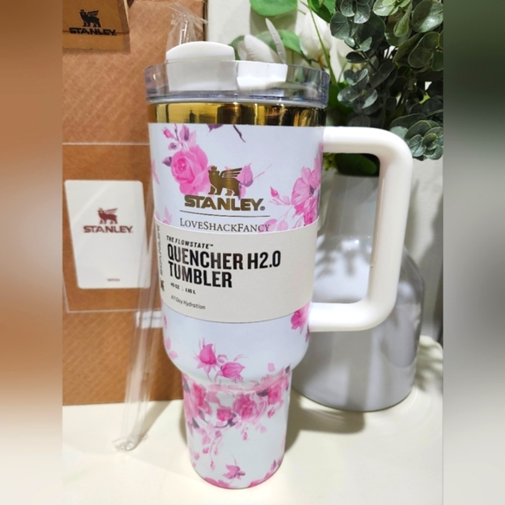 Stanley LoveShackFancy Quencher H2.0 Tumbler - Ribbon Rosa 40oz - Picture 1 of 5